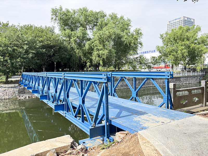 24 meter lång, blåmålad korrosionsskydd, enkelrads enkellagersförstärkt fotgängare Bailey Bridge